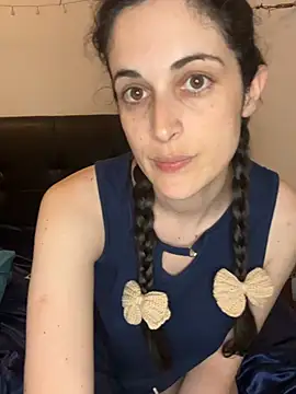 Lunaabbey online show from 7, 6, 2026
