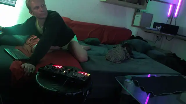 Snapshot of davidgntxxxxx chatting on 2, 2, 2026 davidgntxxxxx online show from 2, 2, 2026