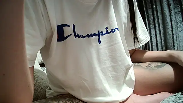 AaliyahLux online show from 22, 12, 2025