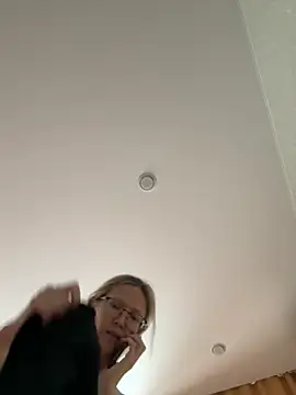 angelmommu online show from 4, 3, 2026