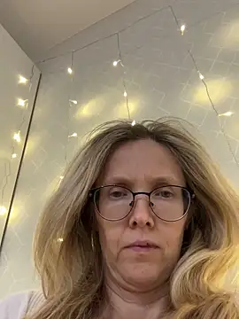 angelmommu online show from 24, 2, 2026