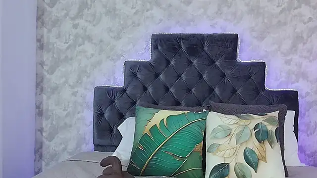 elizabeth coleman online show from 8, 4, 2026