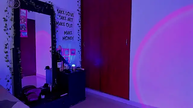 little kayla  online show from 28, 11, 2025