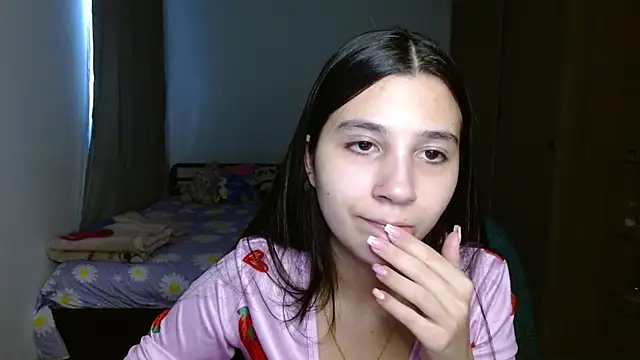 mia  lopez  online show from 15, 9, 2025