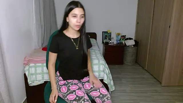 mia  lopez  online show from 22, 9, 2025