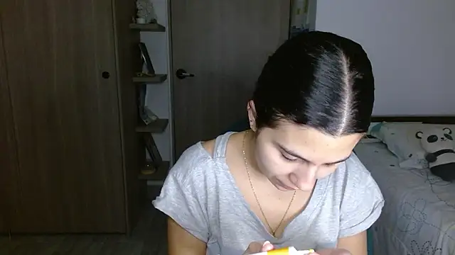 mia  lopez  online show from 25, 3, 2026