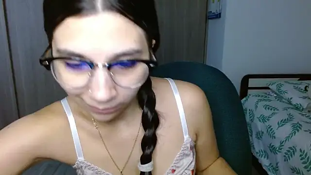 mia  lopez  online show from 19, 12, 2025