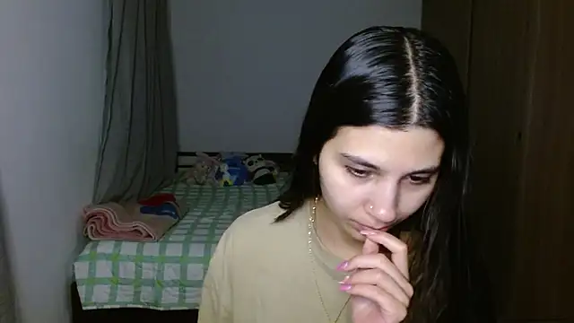 mia  lopez  online show from 17, 10, 2025