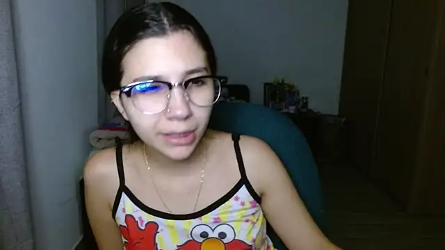 mia  lopez  online show from 22, 10, 2025