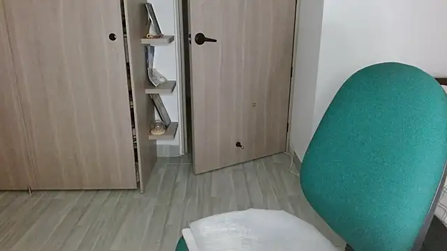 mia  lopez  online show from 9, 4, 2026