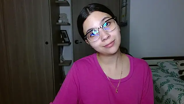 mia  lopez  online show from 2, 12, 2025