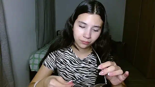 mia  lopez  online show from 23, 10, 2025