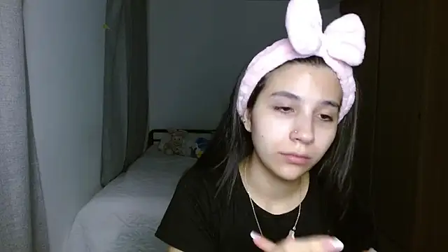 mia  lopez  online show from 13, 11, 2025