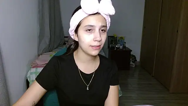 mia  lopez  online show from 23, 9, 2025