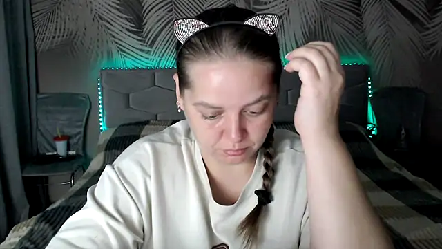 uliastar online show from 23, 9, 2025