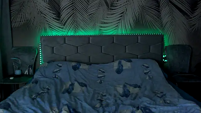 uliastar online show from 14, 4, 2026