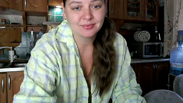 uliastar online show from 5, 10, 2025