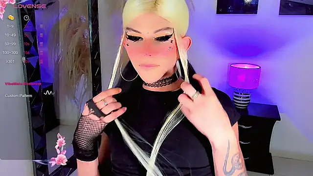 harrleyhott21 online show from 8, 2, 2025