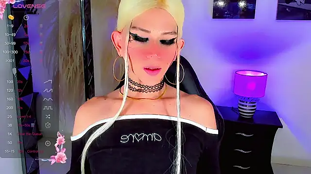 harrleyhott21 online show from 5, 2, 2025