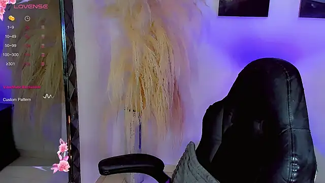 harrleyhott21 online show from 17, 2, 2025