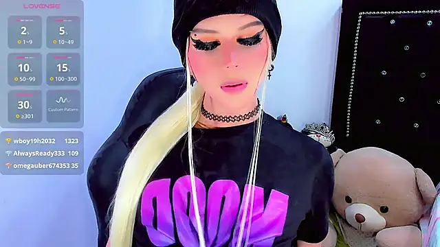 harrleyhott21 online show from 5, 3, 2025