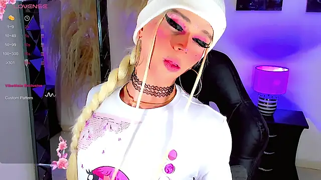 harrleyhott21 online show from 11, 2, 2025