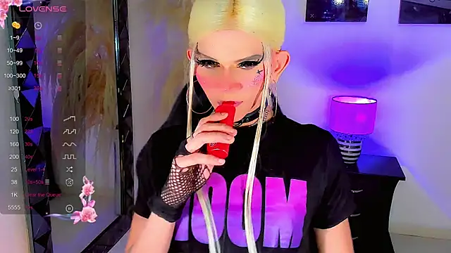 harrleyhott21 online show from 10, 2, 2025