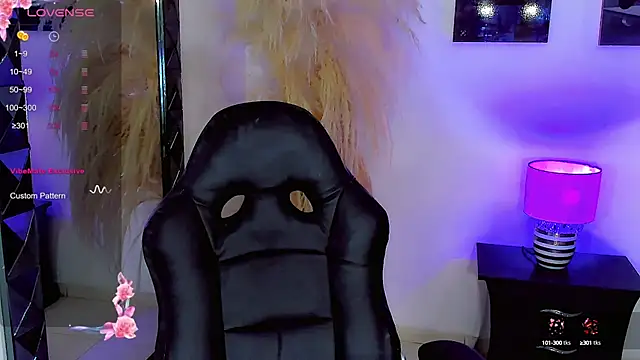 harrleyhott21 online show from 16, 2, 2025