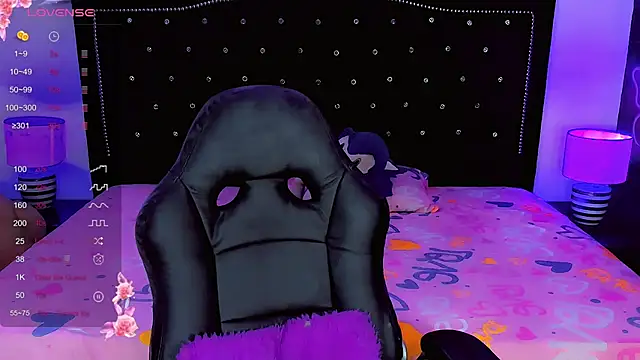 harrleyhott21 online show from 26, 2, 2025