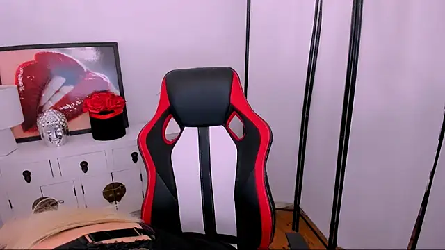 PamelaFlowers online show from 6, 10, 2025