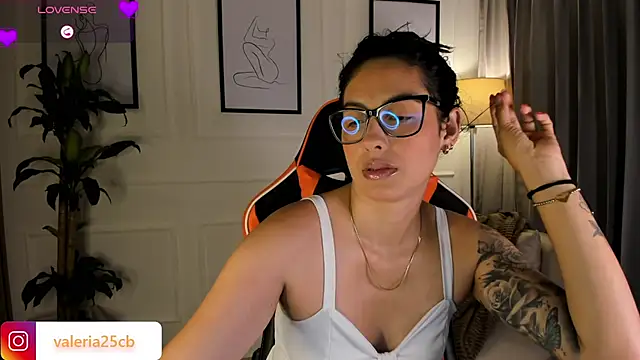 valeriia25  online show from 7, 2, 2025