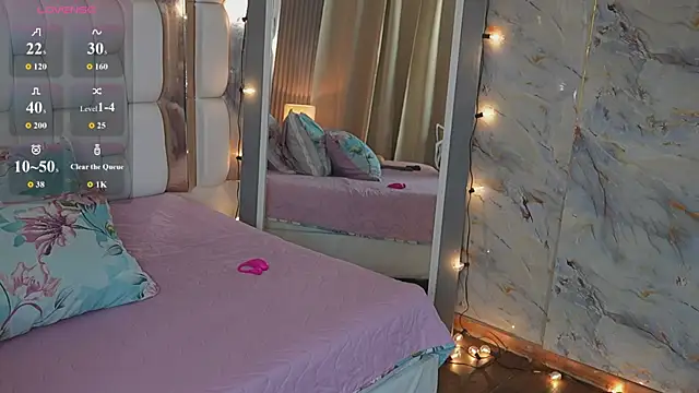 kinkylittlegirll online show from 24, 4, 2026