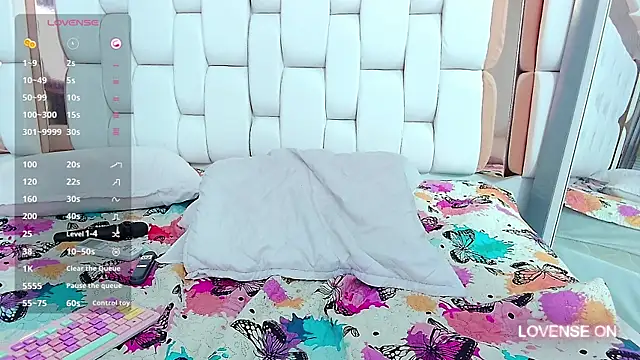 kinkylittlegirll online show from 29, 1, 2025