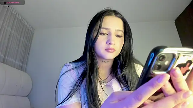 Snapshot of Hott_Hanna chatting on 5, 4, 2026 Hott Hanna online show from 5, 4, 2026