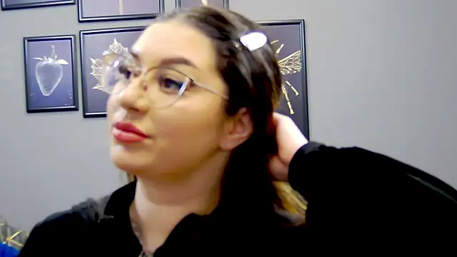 Katewalker  online show from 12, 3, 2025