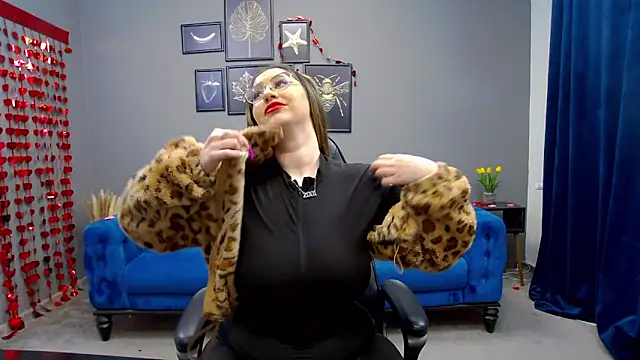 Katewalker  online show from 12, 2, 2025