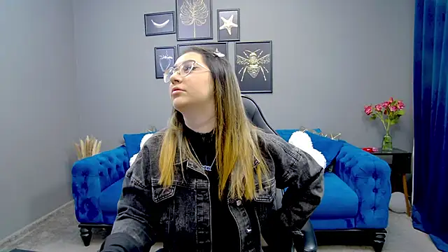 Katewalker  online show from 4, 3, 2025