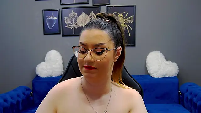 Katewalker  online show from 6, 2, 2025