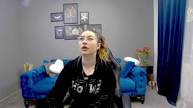 Katewalker  online show from 19, 3, 2025