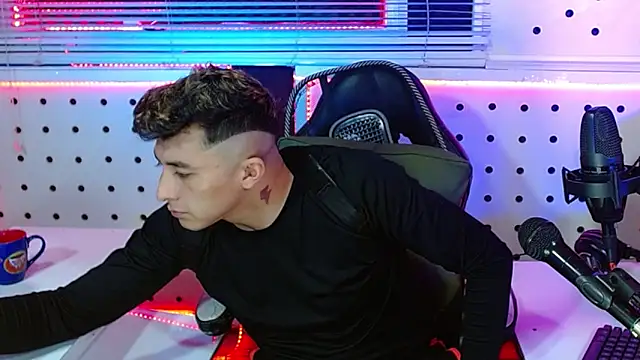 Darko0717 online show from 2, 11, 2025