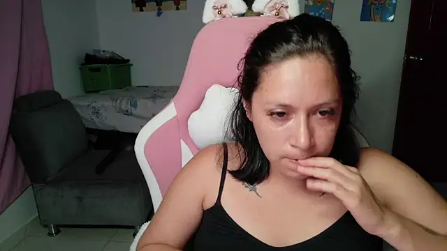 MommyMiaWs online show from 15, 7, 2026