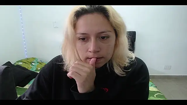 MommyMiaWs online show from 23, 2, 2025