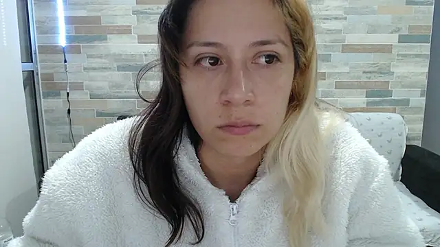 MommyMiaWs online show from 3, 10, 2025