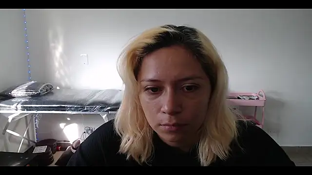 MommyMiaWs online show from 2, 3, 2025