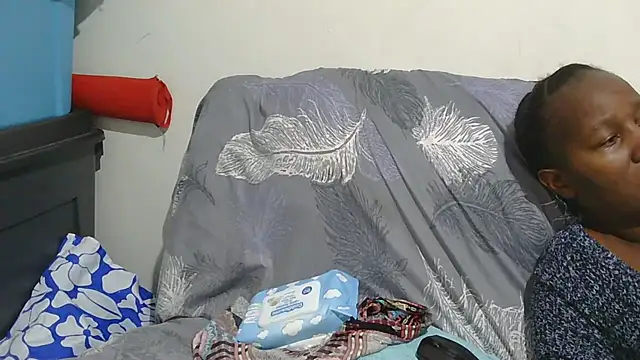 sluttylaura21 online show from 3, 12, 2025