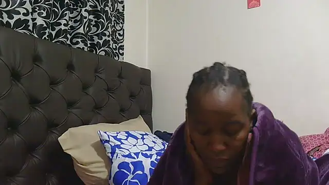 Snapshot of sluttylaura21 chatting on 28, 5, 2026 sluttylaura21 online show from 28, 5, 2026