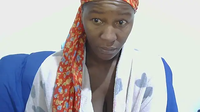 sluttylaura21 online show from 29, 10, 2025