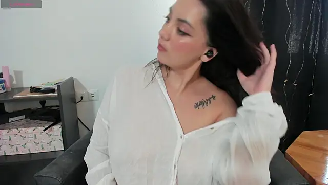 Snapshot of alexysgray chatting on 4, 7, 2026 alexysgray online show from 4, 7, 2026