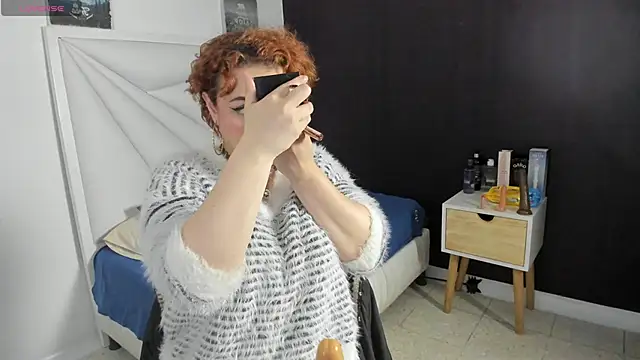 Snapshot of samanthaanderson_ chatting on 8, 10, 2025 samanthaanderson online show from 8, 10, 2025