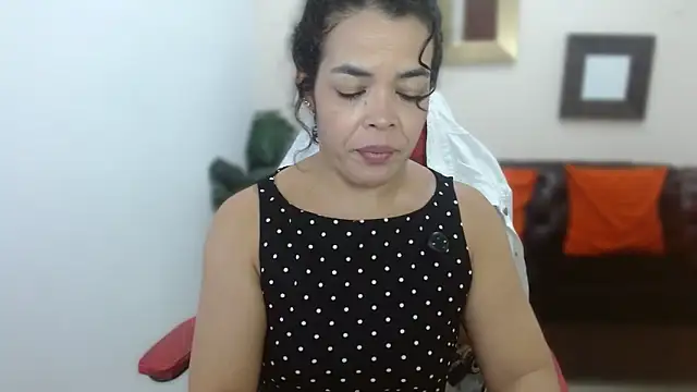 Abril Beltran  online show from 22, 9, 2025